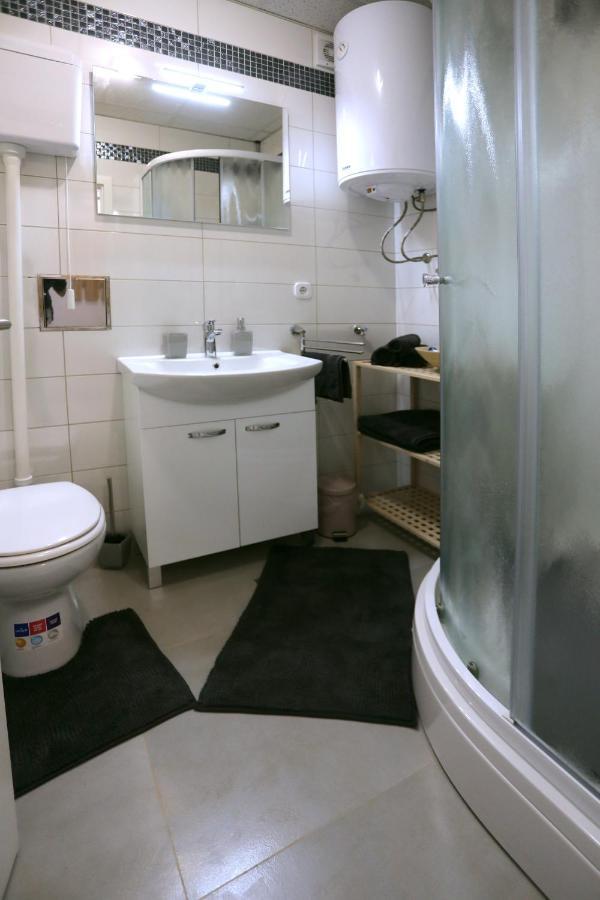 Studio Apartman Ana Όσιγιεκ Εξωτερικό φωτογραφία